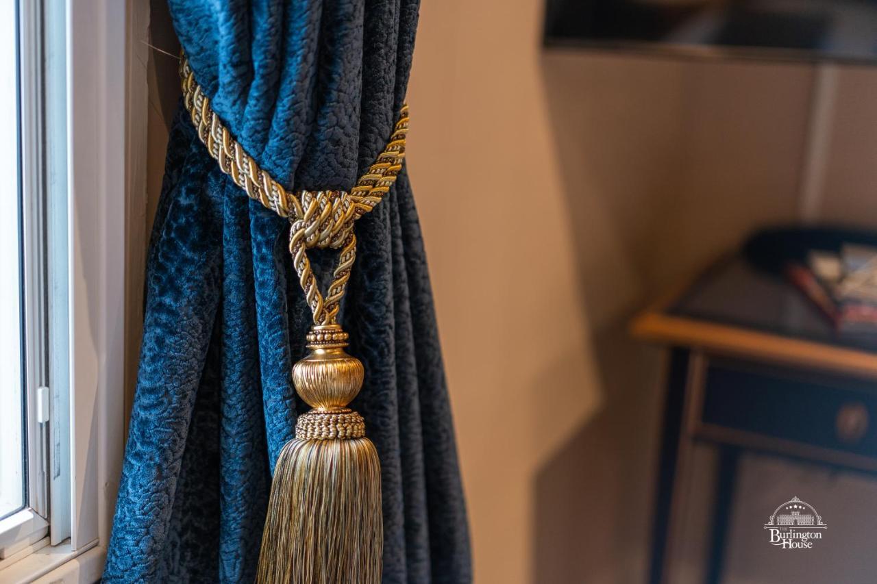 Bed and Breakfast Burlington House Boutique Oksford Zewnętrze zdjęcie A curtain tieback