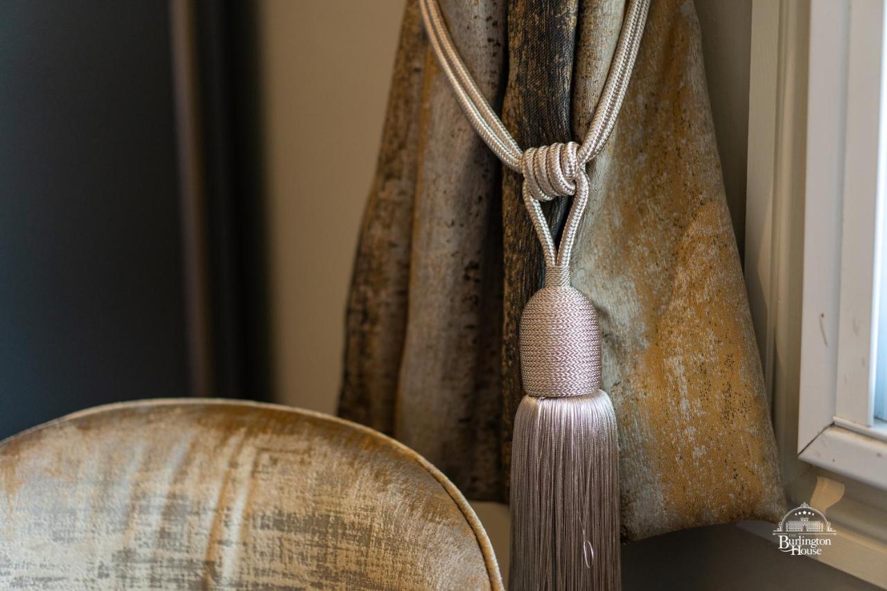 Bed and Breakfast Burlington House Boutique Oksford Zewnętrze zdjęcie A curtain tieback