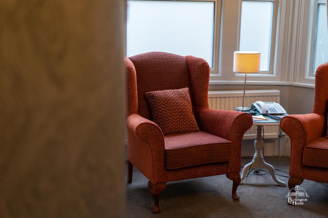 Bed and Breakfast Burlington House Boutique Oksford Zewnętrze zdjęcie A wing chair