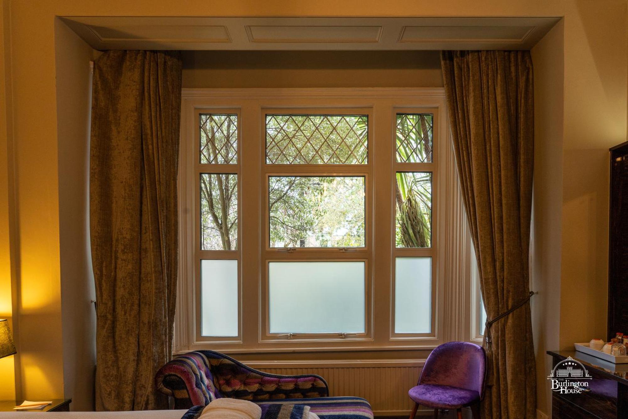 Bed and Breakfast Burlington House Boutique Oksford Pokój zdjęcie Window with leaded glass