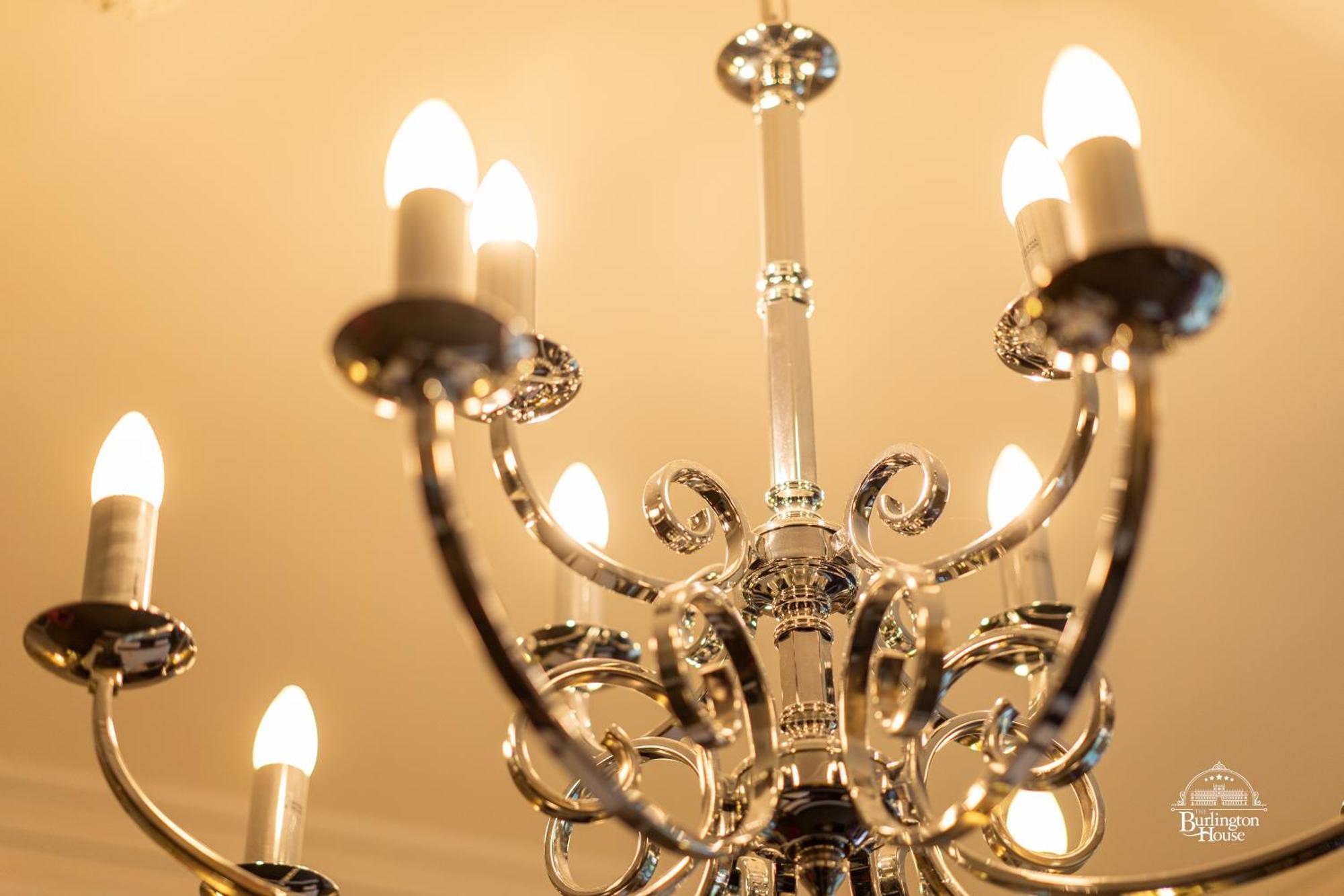 Bed and Breakfast Burlington House Boutique Oksford Pokój zdjęcie A chandelier