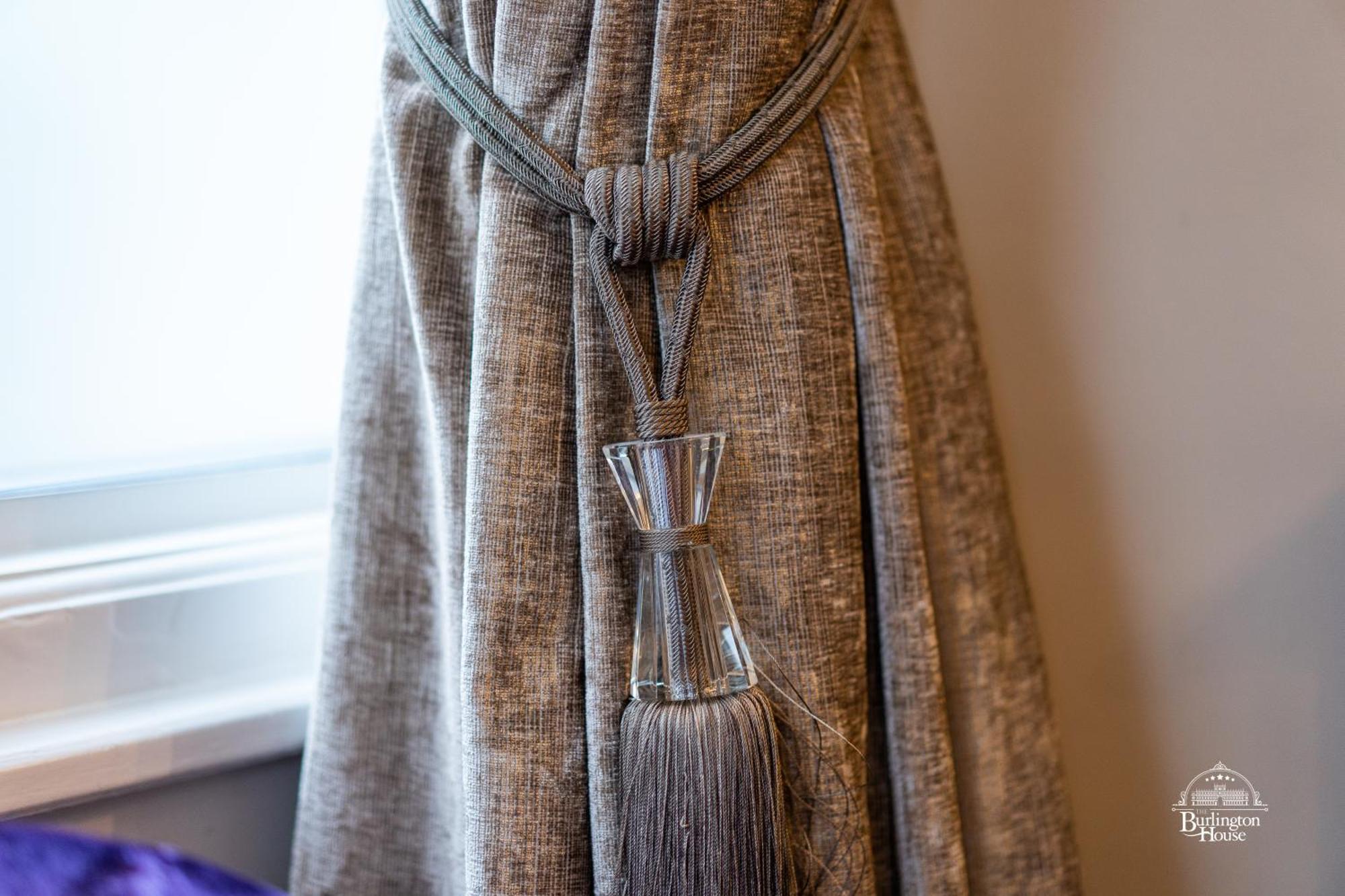 Bed and Breakfast Burlington House Boutique Oksford Pokój zdjęcie A curtain tieback